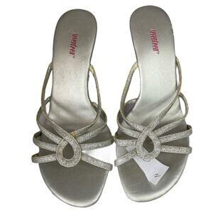 Seventeen Women's size 7M  4" heel platform